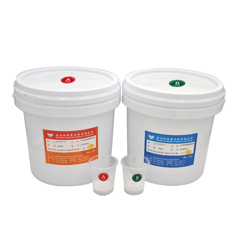 �������z